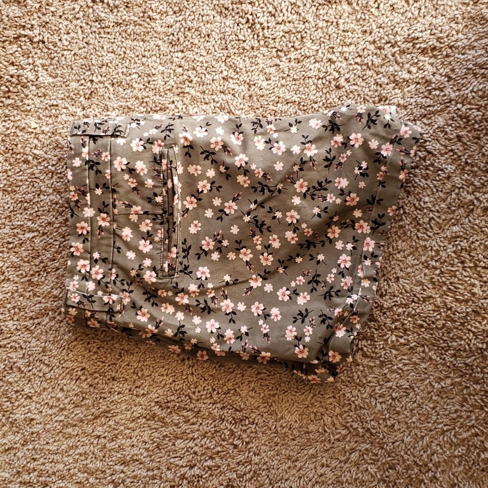 Soft floral shorts